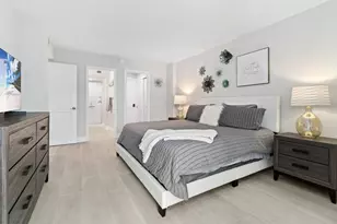 380 Seaview Ct, Marco Island, FL 34145 - Photo 13