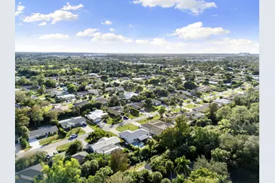 4523 Robin Avenue, Naples, FL 34104 - Photo 11
