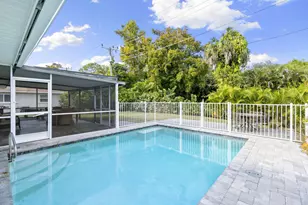 4523 Robin Ave, Naples, FL 34104 - Photo 9