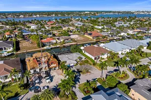 2170 Snook Dr, Naples, FL 34102 - Photo 17