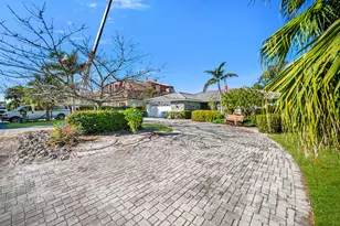 2170 Snook Dr, Naples, FL 34102 - Photo 9