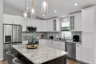 186 Wickliffe Dr, Naples, FL 34110 - Photo 5