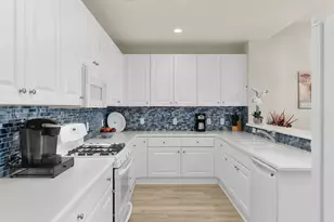 9205 Museo Cir, Naples, FL 34114 - Photo 3