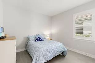 387 Grace Bay Ln, Naples, FL 34114 - Photo 21