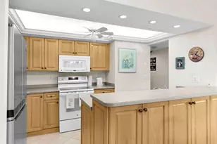 657 Seaview Ct, Marco Island, FL 34145 - Photo 7