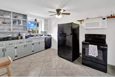 101 Pago Pago Drive E, Naples, FL 34113 - Photo 23