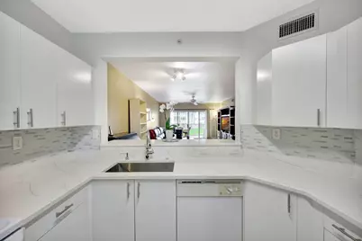 7842 Regal Heron Circle #204, Naples, FL 34104 - Photo 5