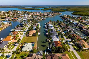 121 Channel Ct, Marco Island, FL 34145 - Photo 41