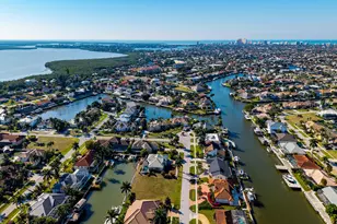 121 Channel Ct, Marco Island, FL 34145 - Photo 37