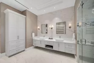 185 15th St S, Naples, FL 34102 - Photo 15