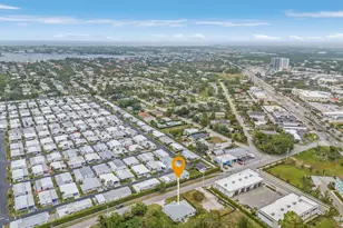 2499 Pine St, Naples, FL 34112 - Photo 23