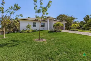 2499 Pine St, Naples, FL 34112 - Photo 3