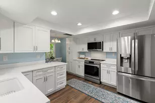 212 Potomac Pl, Naples, FL 34112 - Photo 11