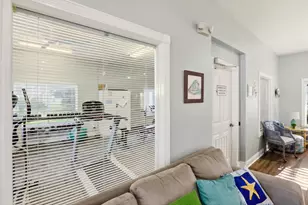 289 Robin Hood Cir, Naples, FL 34104 - Photo 37