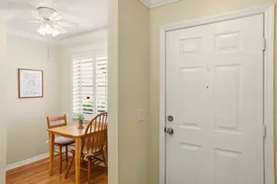 289 Robin Hood Cir, Naples, FL 34104 - Photo 3