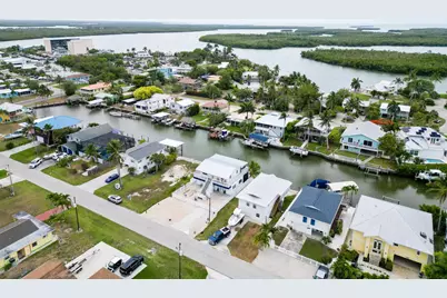 576 Coconut Avenue, Goodland, FL 34140 - Photo 33