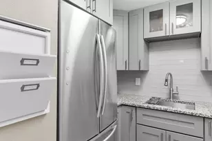 140 Seaview Ct, Marco Island, FL 34145 - Photo 7