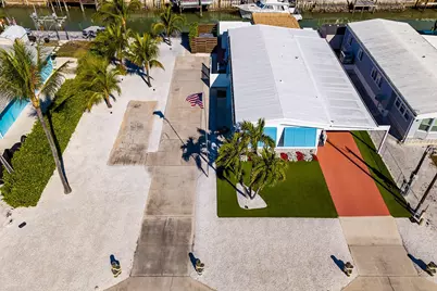 639 Palm Avenue, Goodland, FL 34140 - Photo 3