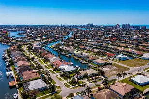 1015 Goldenrod Ave, Marco Island, FL 34145 - Photo 43