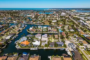 1035 Admiralty Ct, Marco Island, FL 34145 - Photo 41