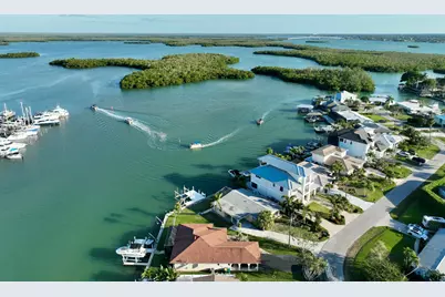 125 E Pago Pago Drive E, Naples, FL 34113 - Photo 31