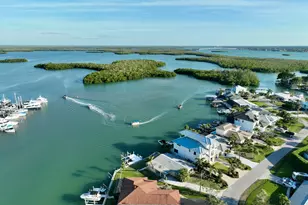 125 E Pago Pago Dr E, Naples, FL 34113 - Photo 31