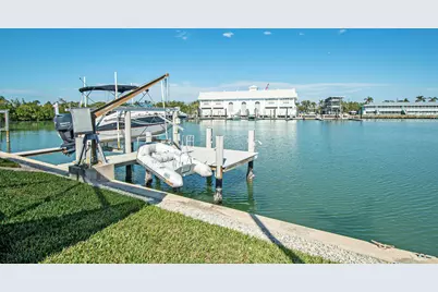 125 E Pago Pago Drive E, Naples, FL 34113 - Photo 25