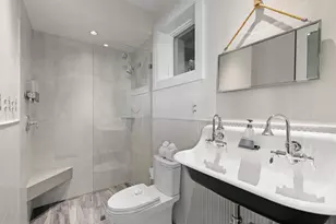 221 Aqua Ct, Naples, FL 34102 - Photo 43