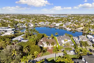 221 Aqua Ct, Naples, FL 34102 - Photo 69