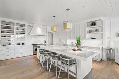 221 Aqua Ct, Naples, FL 34102 - Photo 15