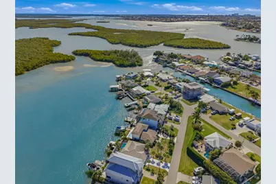 141 Pago Pago Drive E, Naples, FL 34113 - Photo 5