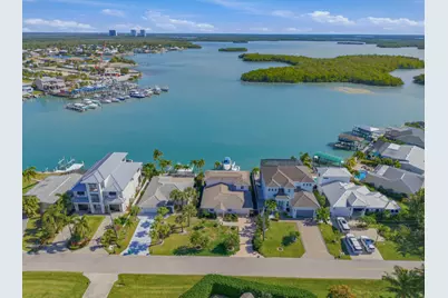 141 Pago Pago Drive E, Naples, FL 34113 - Photo 3