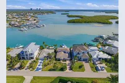 141 Pago Pago Drive E, Naples, FL 34113 - Photo 3