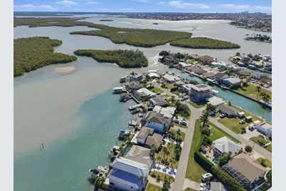 141 Pago Pago Drive E, Naples, FL 34113 - Photo 5