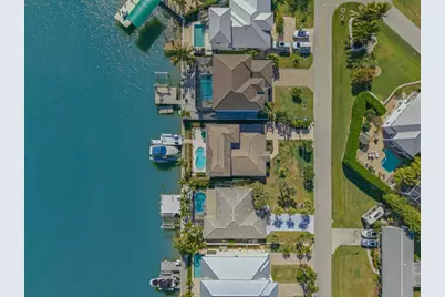 141 Pago Pago Drive E, Naples, FL 34113 - Photo 7