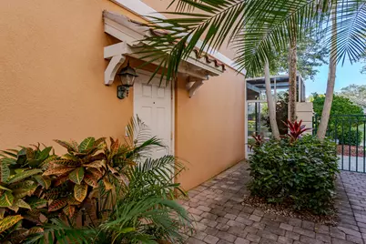 5353 Cove Circle, Naples, FL 34119 - Photo 7