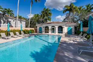 5353 Cove Cir, Naples, FL 34119 - Photo 3