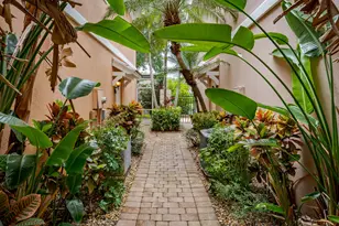 5353 Cove Cir, Naples, FL 34119 - Photo 3