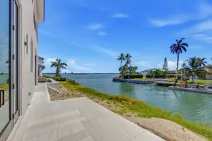 975 Sundrop Ct, Marco Island, FL 34145 - Photo 17