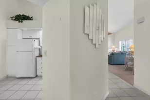 254 Newport Dr, Naples, FL 34114 - Photo 7