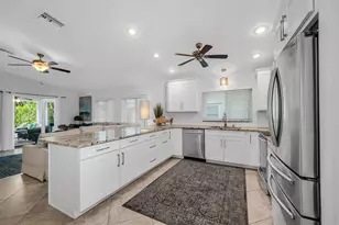 707 96th Ave N, Naples, FL 34108 - Photo 7