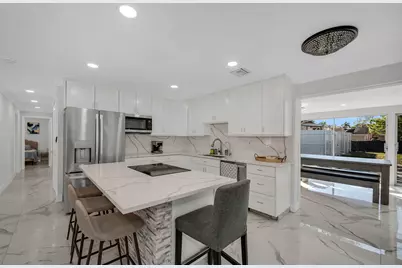 3954 Coconut Circle N, Naples, FL 34104 - Photo 9