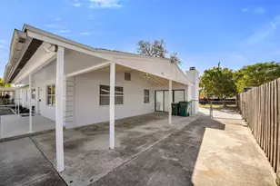 3954 Coconut Cir N, Naples, FL 34104 - Photo 23