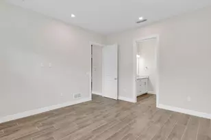 268 Indies Dr E, Naples, FL 34114 - Photo 9