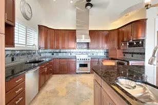 28 W Pelican St, Naples, FL 34113 - Photo 9