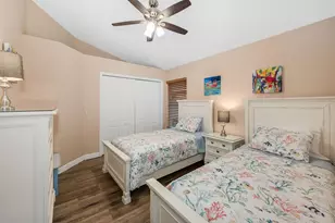 934 Marble Dr, Naples, FL 34104 - Photo 27