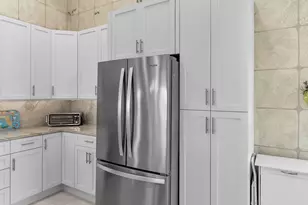 162 Newport Dr, Naples, FL 34114 - Photo 9