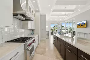 689 Pelican Ct, Marco Island, FL 34145 - Photo 3