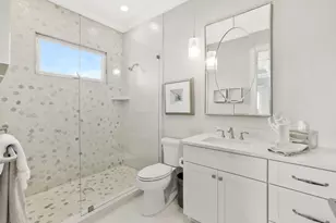 689 Pelican Ct, Marco Island, FL 34145 - Photo 21