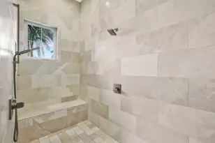 689 Pelican Ct, Marco Island, FL 34145 - Photo 15